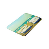 Drehen Sie Reinfälle auf dem Strand um Badematte (Schrägansicht)