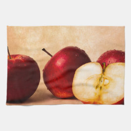 Drei Äpfel und einhalb Küchentuch