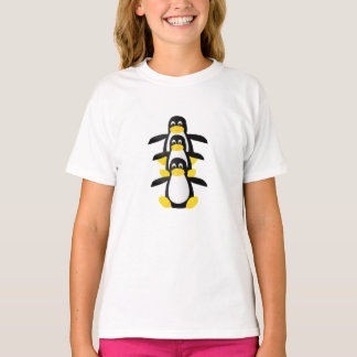 Drei Baby-Pinguine in einer Reihe T-Shirt