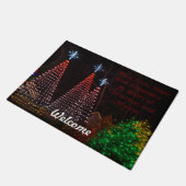 Drei Bäume in Midtown Greetings Fußmatte (Schrägansicht)