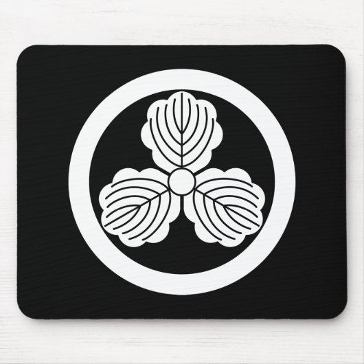 Drei Blätter aus Eiche(1) im Kreis Mousepad (Vorne)