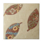 Drei Blätter zum Hintergrund von Texturtexturen Fliese<br><div class="desc">Die besten Dinge kommen in drei! Set auf einem Leinenuntergrund, sehen diese Blätter aus, als würden sie sich in einem Herbstummel in Richtung Boden bewegen. Fang sie und lege sie heute an deine Wand!</div>