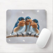 Drei Bluebirds auf einer verschneiten Zweigstelle Mousepad (Mit Mouse)