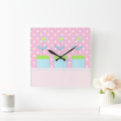 Drei Blume auf rosa mit viereckiger Uhr mit weißen (Zuhause)