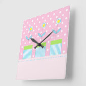 Drei Blume auf rosa mit viereckiger Uhr mit weißen (Winkel)