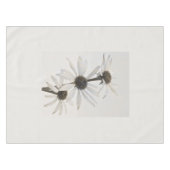 Drei Blume mit weißem Kon Tischdecke (Vorderseite (Horizontal))