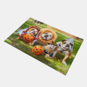 Drei Bulldoggen in Kostümen Fußmatte (Schrägansicht)