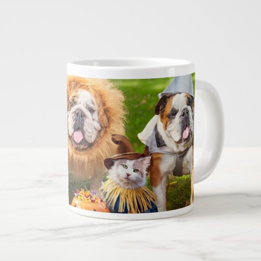 Drei Bulldoggen in Kostümen Jumbo-Tasse (Vorderseite Rechts)