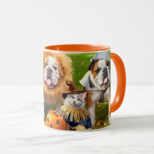 Drei Bulldoggen in Kostümen Tasse