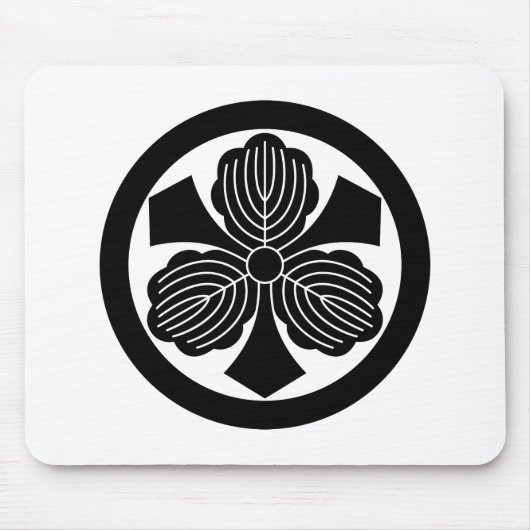 Drei Eichenblätter mit Schwertern im Kreis Mousepad (Vorne)