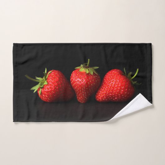 Drei Erdbeeren auf schwarzer Btcna Badhandtuch Set (Handtuch)