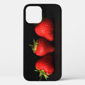 Drei Erdbeeren auf schwarzer iphcnm Case-Mate iPhone Hülle (Rückseite)
