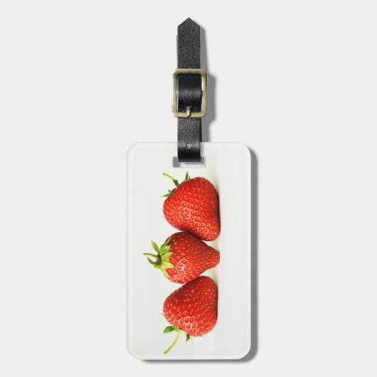 Drei Erdbeeren auf weißer CD ltcna Gepäckanhänger (Vorderseite vertikal)
