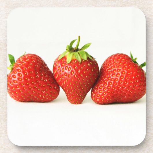 Drei Erdbeeren auf weißer Küste Getränkeuntersetzer (Vorderseite)