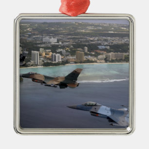 Drei F-16 Falken fliegen in Formation Silbernes Ornament