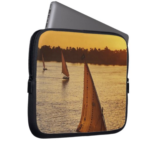 Drei Falukas mit Sehern am Nil River Laptopschutzhülle (Vorne Rechts)