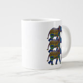 Drei farbenfrohe mosaikische Elefanten Jumbo-Tasse (Vorderseite Rechts)