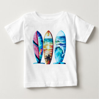 Drei farbige Surfbretter Baby T-shirt
