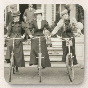 Drei Frauen auf Fahrrädern, frühe 1900s (b/w Fot Untersetzer