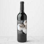 Drei ganze Gewänder Flaschen Weißes Knoblauchöl Weinetikett (Vorderseite)