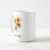 Drei gelbe Sonnenblumen in Vase Custom Kaffeetasse (Vorderseite Links)