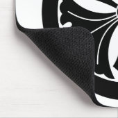 Drei Ginkgoblätter mit Schwertern Mousepad (Ecke)
