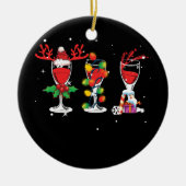 Drei Gläser Rotwein Weihnachtsmannmütze Weihnachte Keramik Ornament (Vorne)