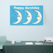 Drei glückliche Birthday White Crescent Moon Faces Banner (Messeveranstaltung)
