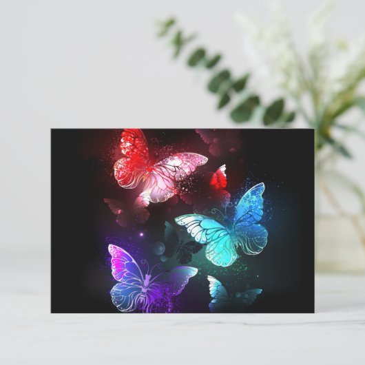 Drei glühende Schmetterlinge im Hintergrund Begleitkarte (Stehend Vorderseite)