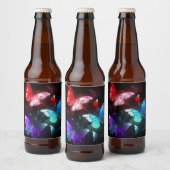 Drei glühende Schmetterlinge im Hintergrund Bierflaschenetikett (Flaschen)