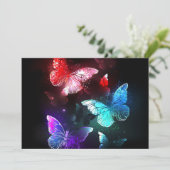 Drei glühende Schmetterlinge im Hintergrund Dankeskarte (Stehend Vorderseite)