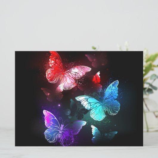 Drei glühende Schmetterlinge im Hintergrund Einladung (Stehend Vorderseite)