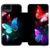 Drei glühende Schmetterlinge im Hintergrund Incipio iPhone Geldbeutel-Hülle (Folio Geöffnet)