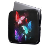 Drei glühende Schmetterlinge im Hintergrund Laptopschutzhülle (Vorderseite Links)