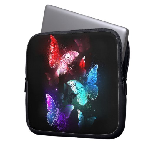 Drei glühende Schmetterlinge im Hintergrund Laptopschutzhülle (Vorderseite Links)