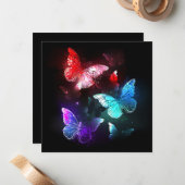 Drei glühende Schmetterlinge im Hintergrund Mitteilungskarte (Vorderseite/Rückseite Beispiel)