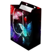 Drei glühende Schmetterlinge im Hintergrund Mittlere Geschenktüte (Rückseite Schrägansicht)