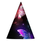 Drei glühende Schmetterlinge im Hintergrund Partyhütchen (Links)