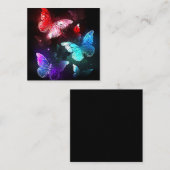 Drei glühende Schmetterlinge im Hintergrund Quadratische Visitenkarte (Vorne/Hinten)