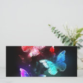 Drei glühende Schmetterlinge im Hintergrund Save The Date (Stehend Vorderseite)