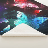 Drei glühende Schmetterlinge im Hintergrund Sherpadecke (3/4)