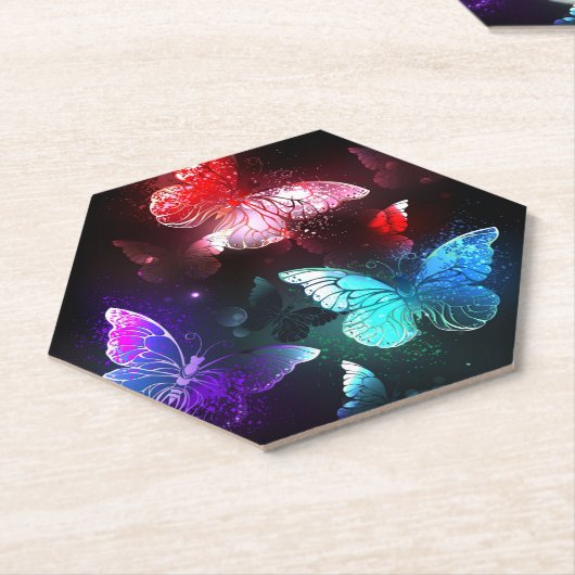 Drei glühende Schmetterlinge im Hintergrund Untersetzer (angewinkelt)