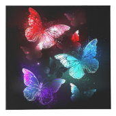 Drei glühende Schmetterlinge im Hintergrund Würfel (Vorderseite)