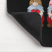 Drei Gnome halten lustigen Valentinstag Co Mousepad (Ecke)