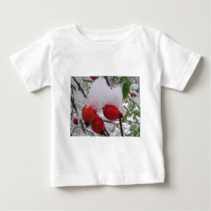 Drei Hagebutten mit Schnee Baby T-shirt