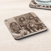 Drei Inder Braves, fotografiert durch königliche Untersetzer (Linke Seite)