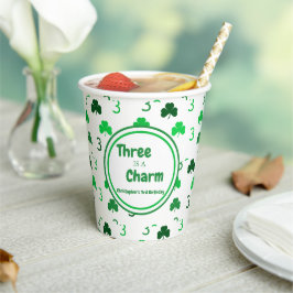 Drei ist ein Charm St Patrick's Day 3. Geburtstag Pappbecher