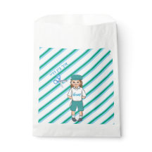 Drei Jahre alter grüner Upsherboy für Tasche