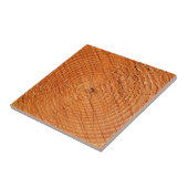 Drei Jahresringe nah Fliese (Seite)