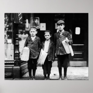 Drei junge Newsien - Lewis Hine - Philadelphia Poster